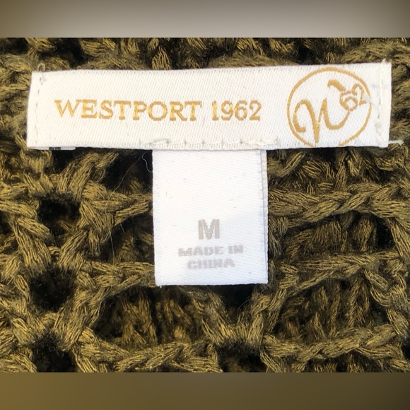 WESTPORT 1962 sM olive grn crochet sweater Looks brand new! Asymmetrical hem - Picture 3 of 5